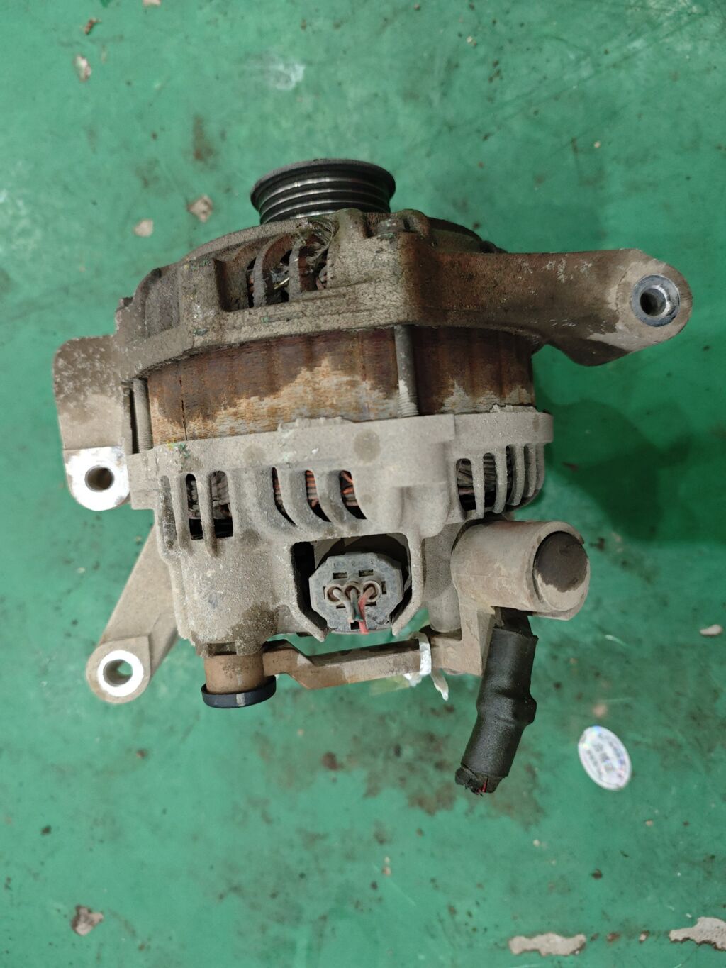 Генератор на Ford Focus 2 5M5T-10300-DD