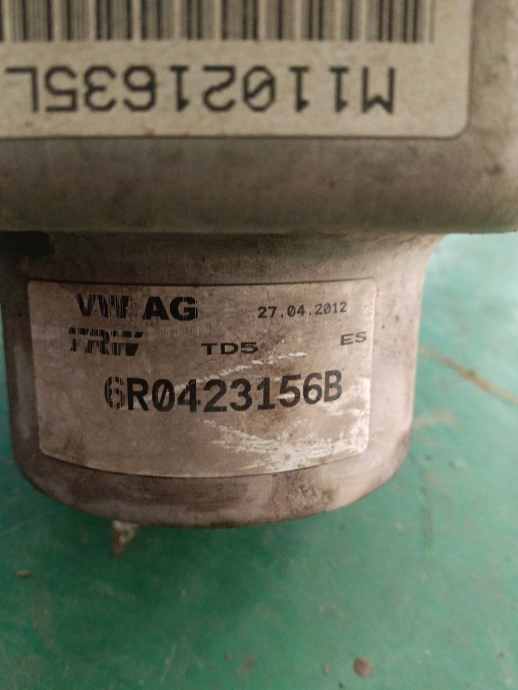 Насос гидроусилителя на Skoda Fabia 5J BTS 6R0423156B