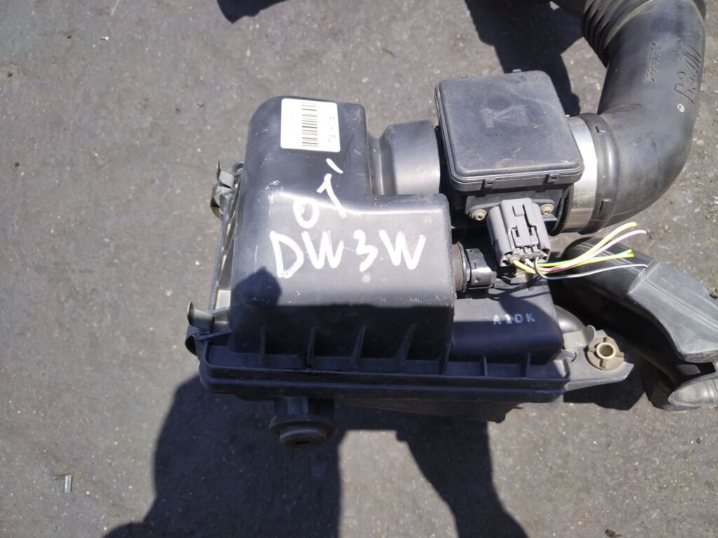 Корпус воздушного фильтра на Mazda Demio DW3W B3 Фото 3