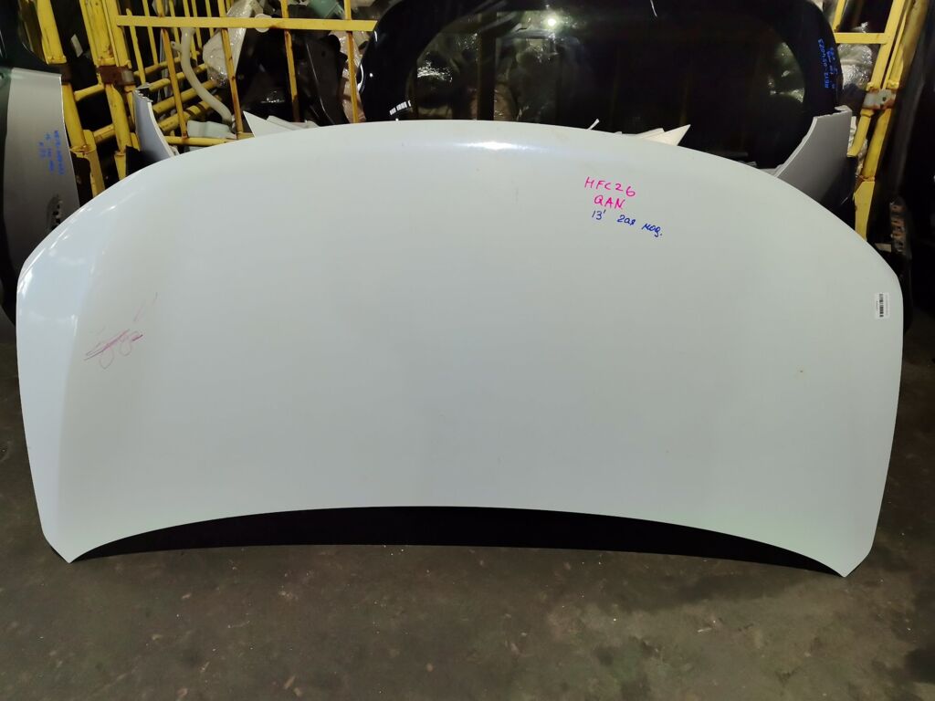 Капот на Nissan Serena HFC26