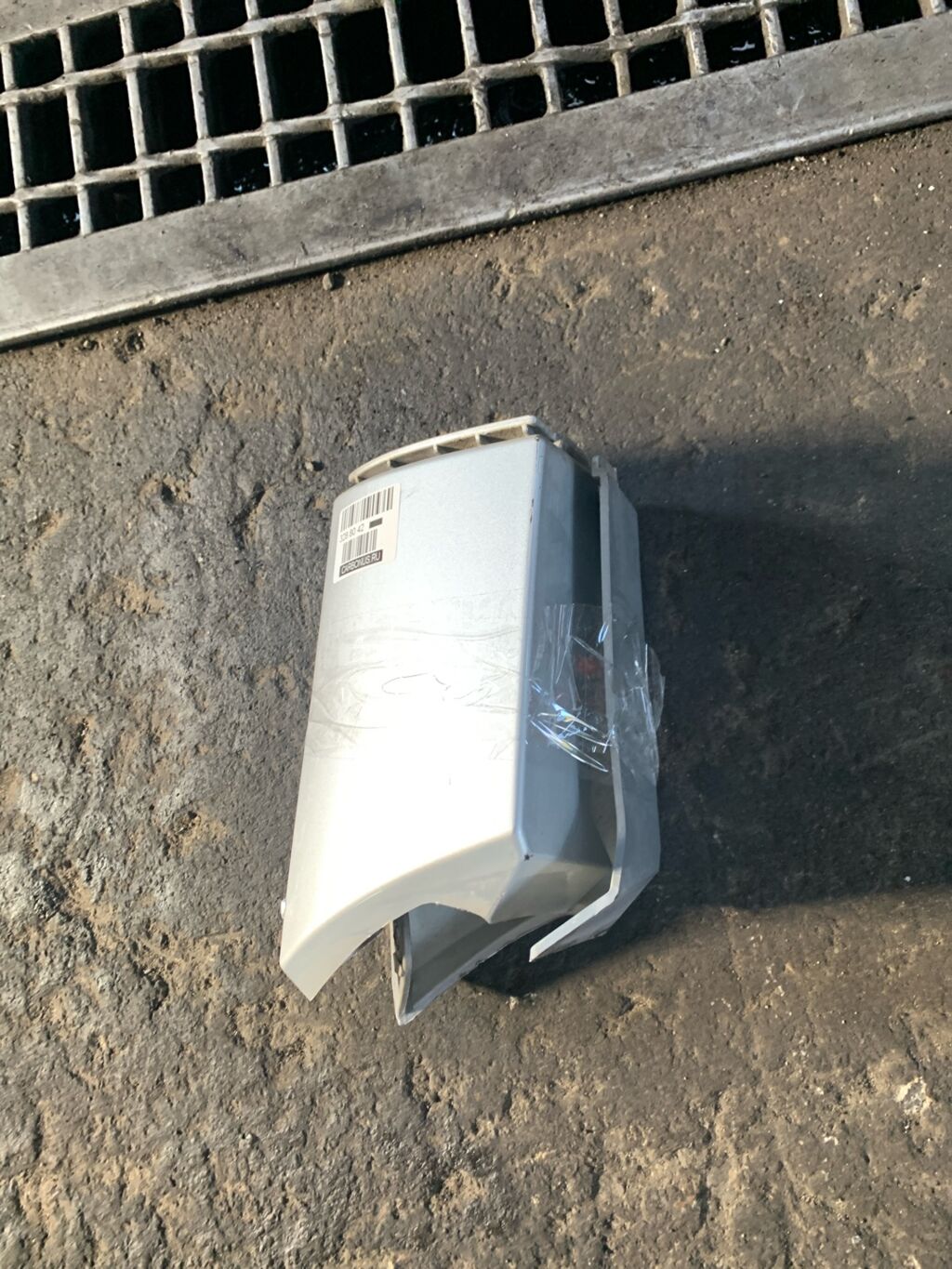 Планка задняя на Mercedes-Benz Vaneo W414.700 A4146940133  A4146940033