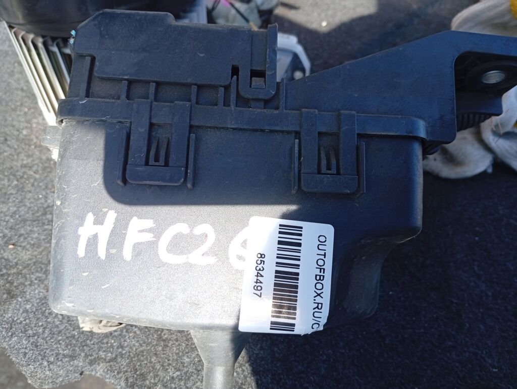 Блок предохранителей на Nissan Serena HFC26 MR20DD