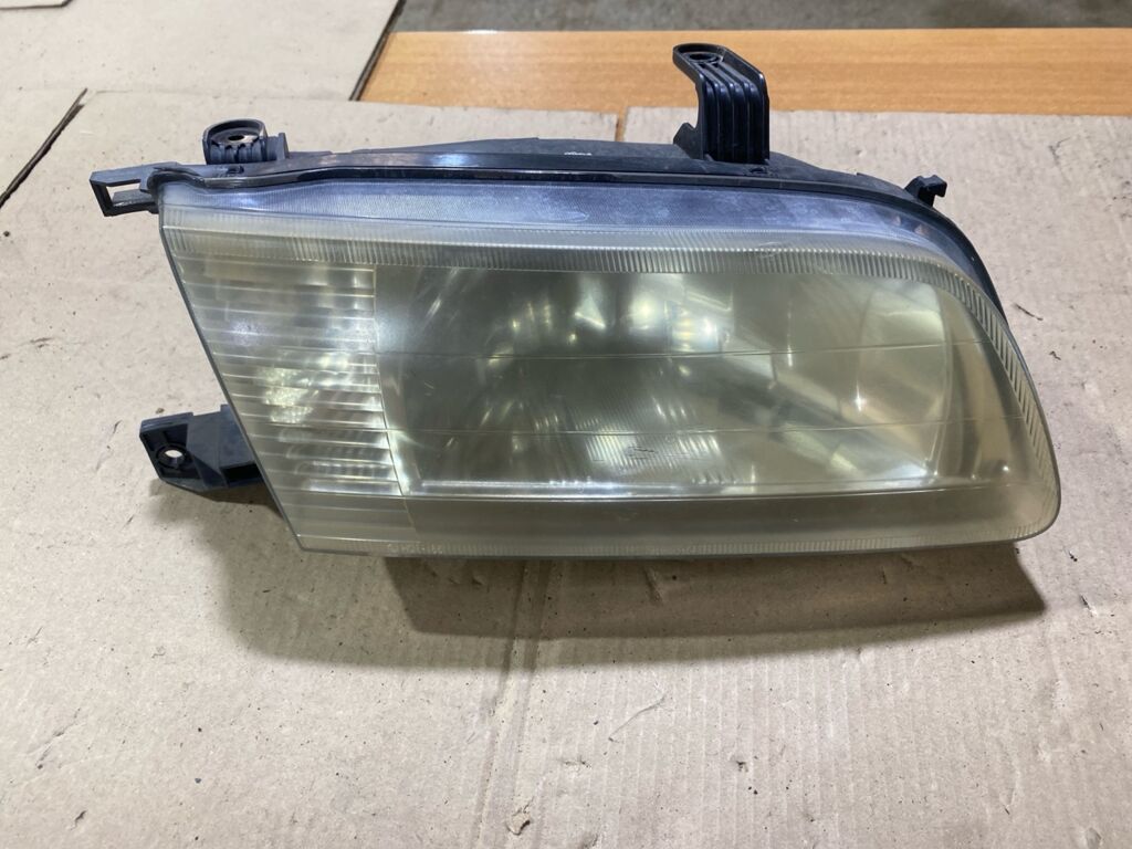 Фара на Nissan Sunny FB15 1602, Правое расположение