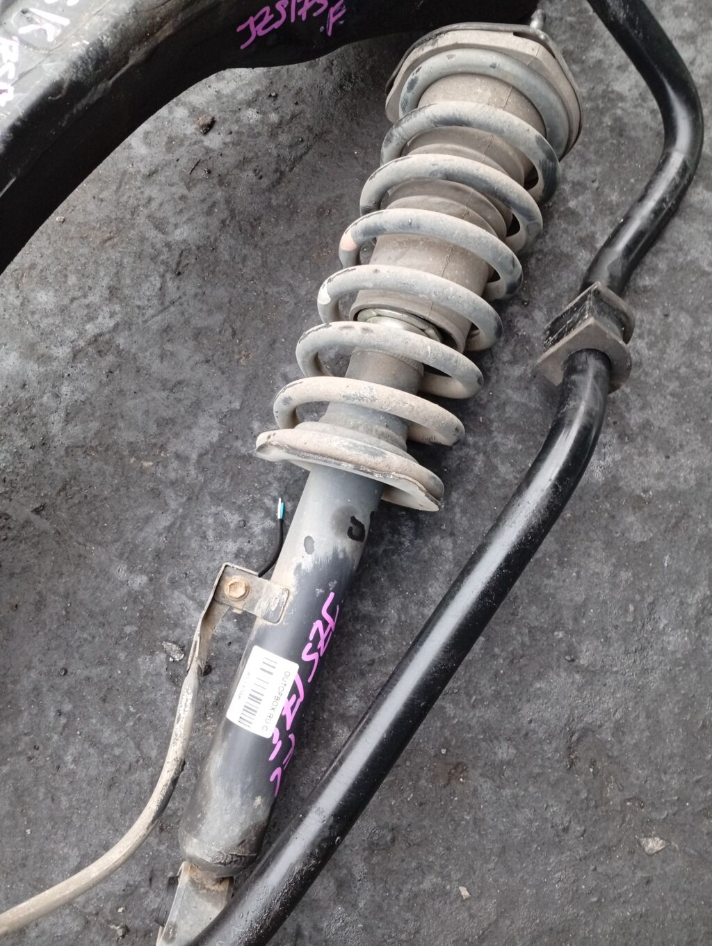 Стойка амортизатора на Toyota Crown JZS175 2JZ-FSE, Переднее Левое расположение