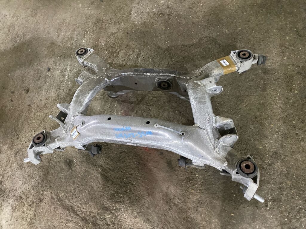 Балка подвески на Nissan Skyline HV35 VQ30DD, Заднее расположение