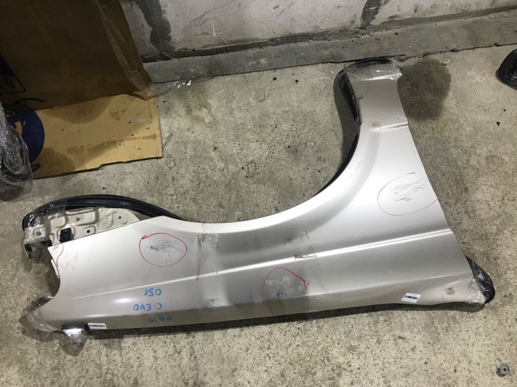 Крыло переднее на Nissan Sunny FB15, Правое расположение