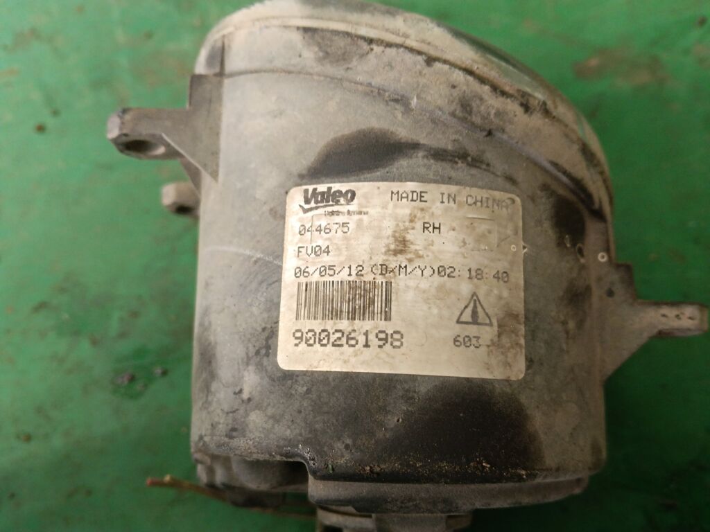 Туманка бамперная 03B04709 03B04709,212-2052R-UQ, 81210-0D040, 81210-0D041, 81210-0D042, 939.TY5921R на Toyota Camry ACV40 Фото 2