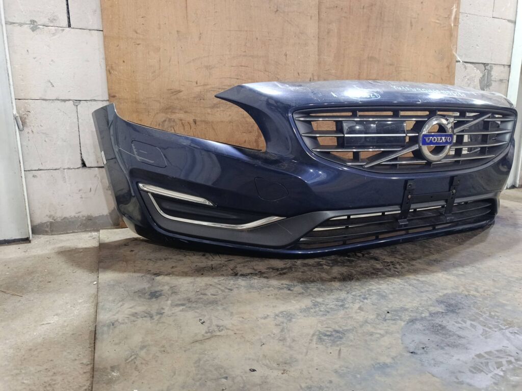 Бампер на Volvo V60 FW Фото 2