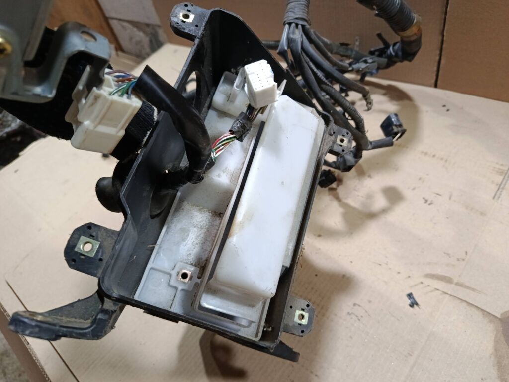 Блок EFI 89666-32010 на Toyota Vista ZZV50 1ZZ-FE Фото 5