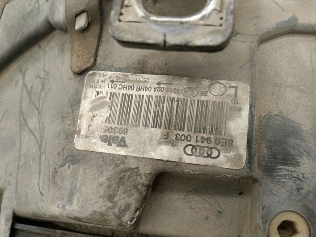 Фара 8E0941003F на Audi A4 8E Фото 3
