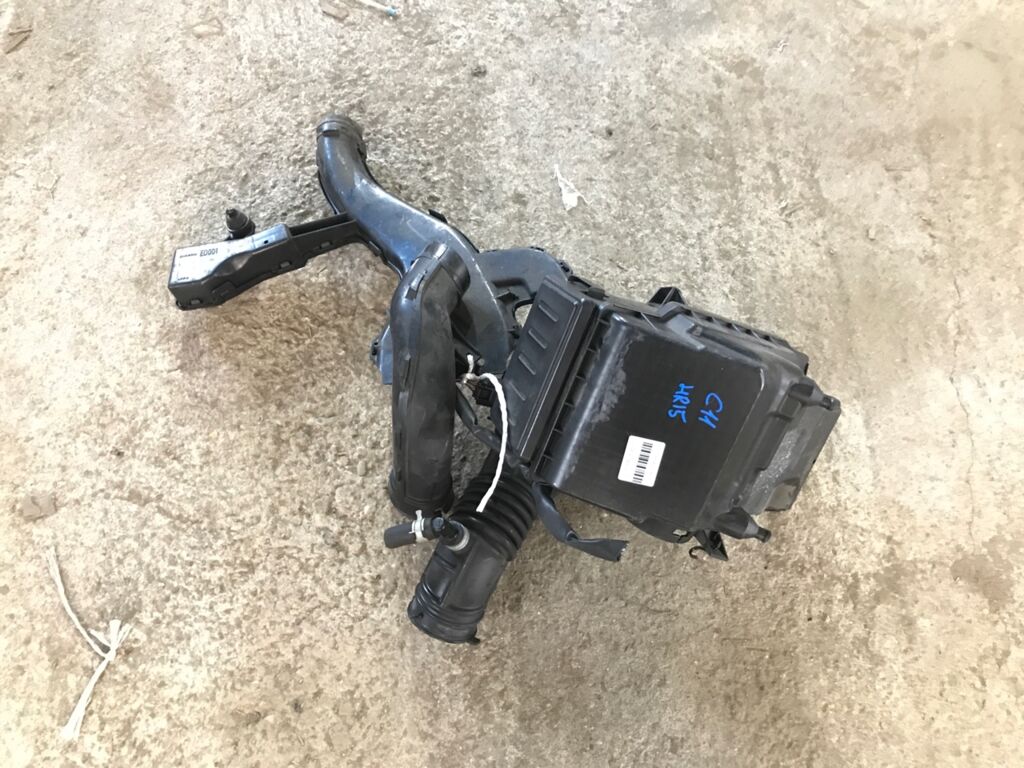 Корпус воздушного фильтра на Nissan Tiida C11 HR15DE 16528ED000