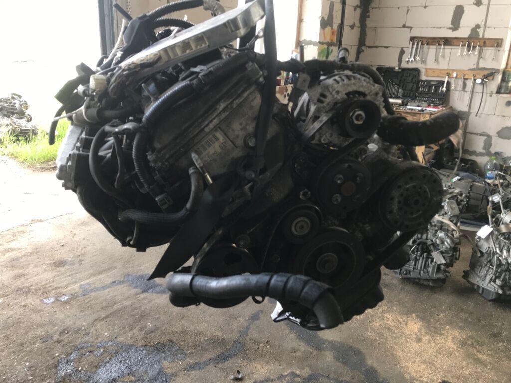 Двигатель на Toyota Avensis AZT255 1AZ-FSE 19000-28330