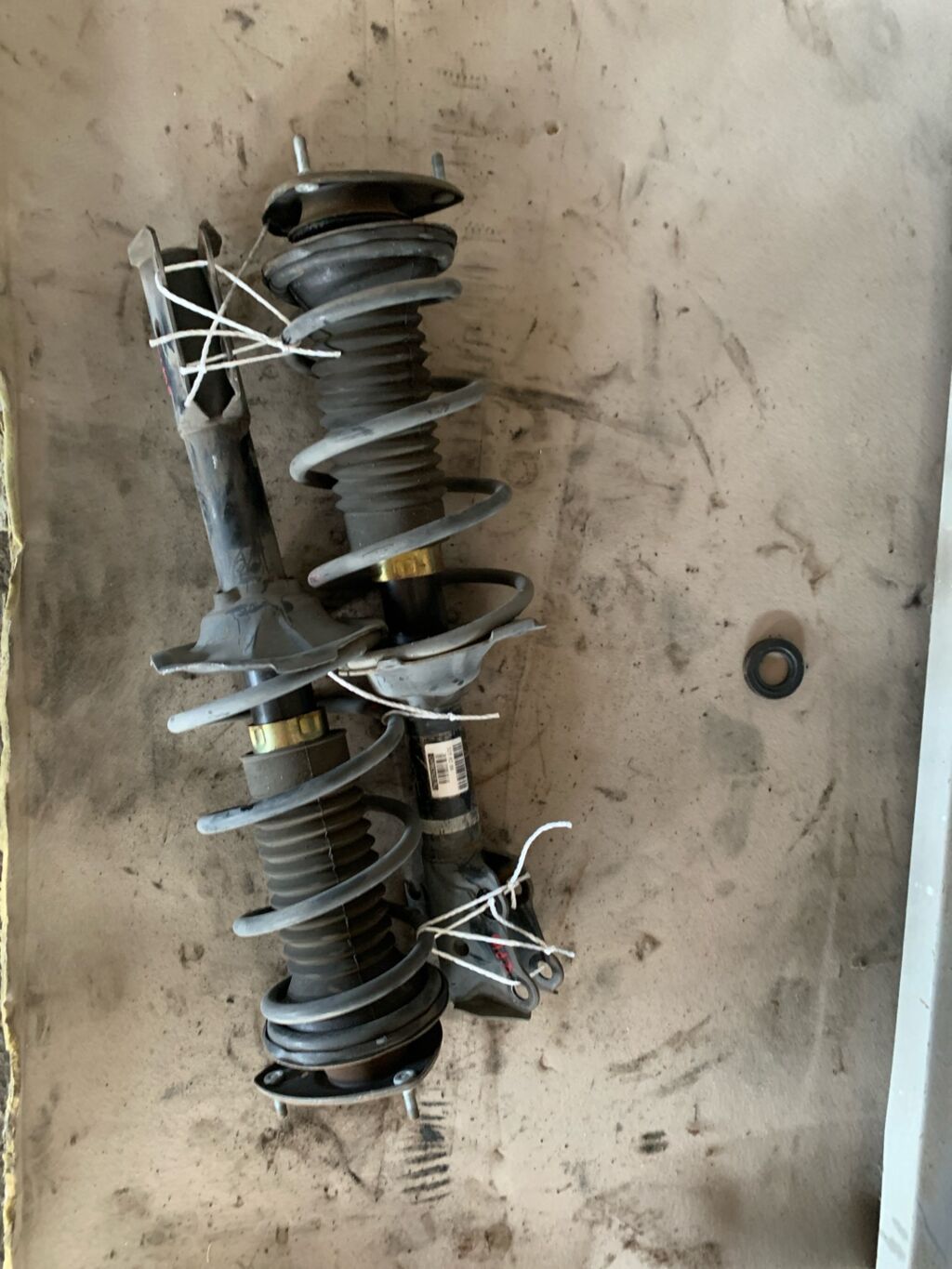 Стойка амортизатора на Toyota Vitz SCP10 1SZ-FE 22-052704  280 521  316 339  32-G30-A  333258  333368  48510-52031  48510-52033  48510-52041  48510-52042  48510-52043  48510-52060  48510-52061  48510-52062  48510-52180  48510-52210  48510-52211  48510-52212  48510-52220  48510-52221  48510-52222  48510-52350  48510-52351  48510-59146  48510-59148  48510-59156  48510-59157  48510-59158  48510-59175  48510-59176  48510-59177  48510-59265  48510-59275  48510-59276  48510-59277  48510-59285  48510-59286  48510-59287  48510-59345  48510-59346  4851009510  4851009520  4851009900  4851009A04  4851009A06  4851009A07  4851009A20  485100D010  485100D020  485100D040  485100D080  485100D100  485100D110  485100D150  485100D160  4851052013  4851052014  4851052030  4851052032  4851052034  4851052040  4851052044  4851052050  4851052052  4851052063  4851052121  4851052122  4851052170  4851052213  4851052223  4851052231  4851052232  4851052233  4851052352  4851052360  4851052361  4851052362  4851052370  4851052371  4851052400  4851052401  4851052420  4851052630  4851052640  4851052650  4851052660  4851052670  4851052710  4851052780  4851052A20  4851059145  4851059147  4851059149  4851059155  4851059159  4851059165  4851059167  4851059178  4851059206  4851059207  4851059225  4851059226  4851059255  4851059278  4851059288  4851059306  4851059307  4851059347  4851059375  4851059376  4851059377  4851059385  4851059386  4851059455  4851059456  4851059475  CR-049-4165  CR-049F-NCP10  CR8898  SJ-049-4165  ST-049-4165, Переднее расположение