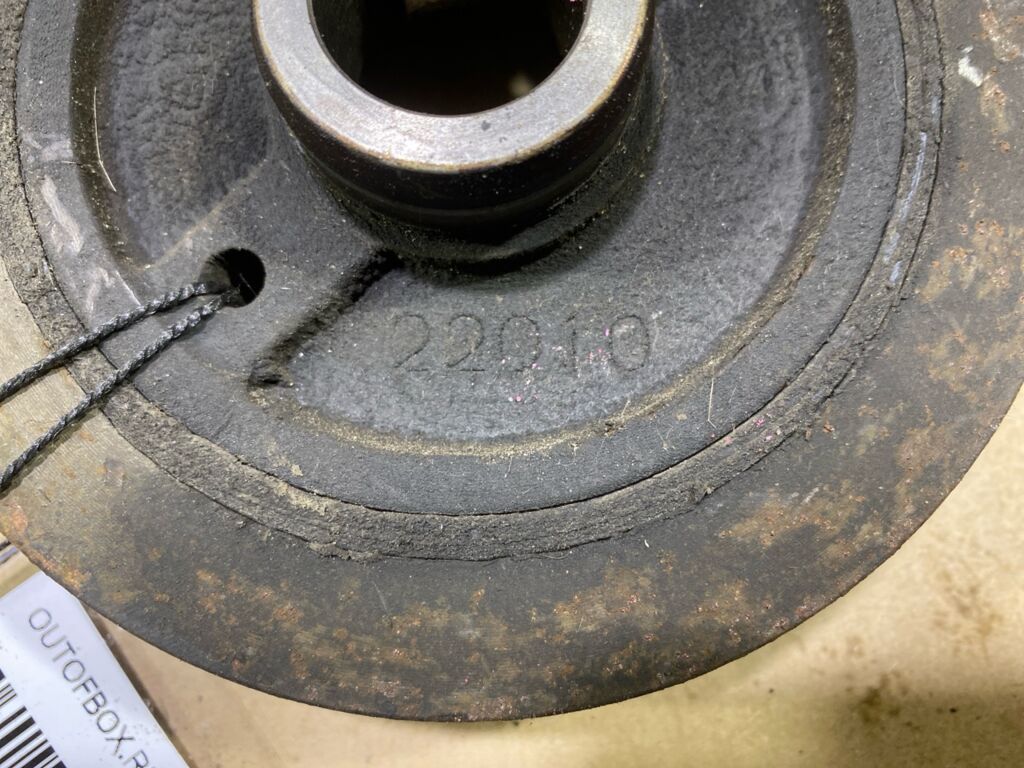 Шкив 13470-0D010, 13470-22020, 13470-22021 на Toyota Vista ZZV50 1ZZ-FE Фото 2