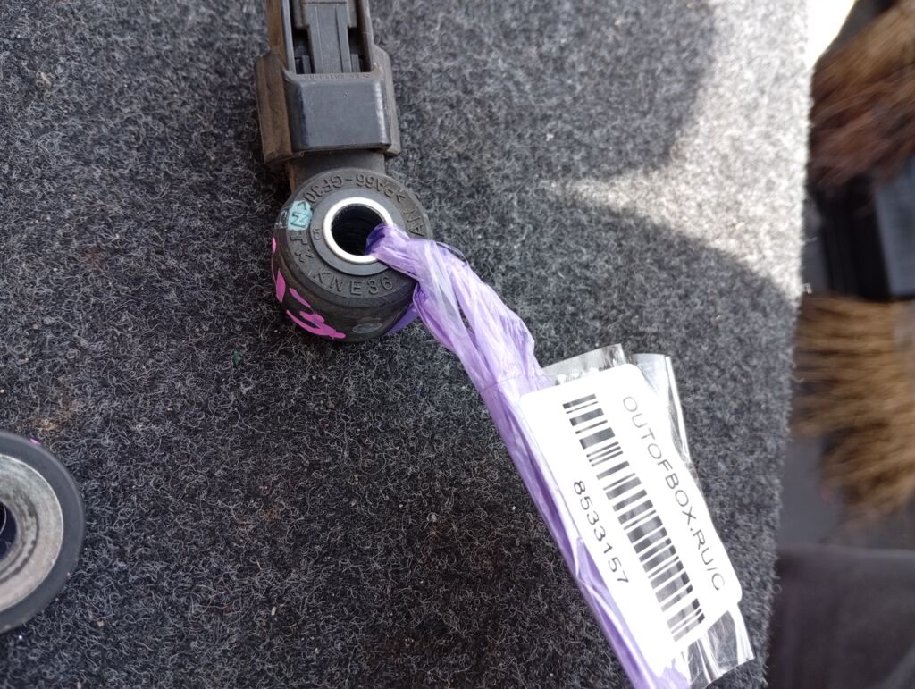 Датчик детонации 22060-1HC0A на Nissan March K13 HR12DE Фото 2