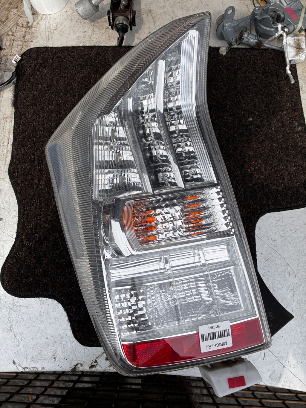 Стоп 47-37 47-37,212-19T8L-LD-AE на Toyota Prius ZVW30 Фото 3