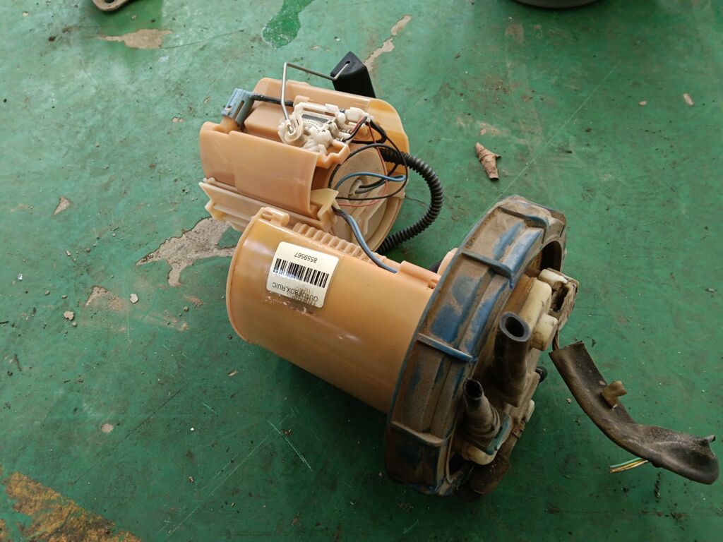 Бензонасос на Toyota Corolla ZRE151L 1ZR-FE 77020-02240
