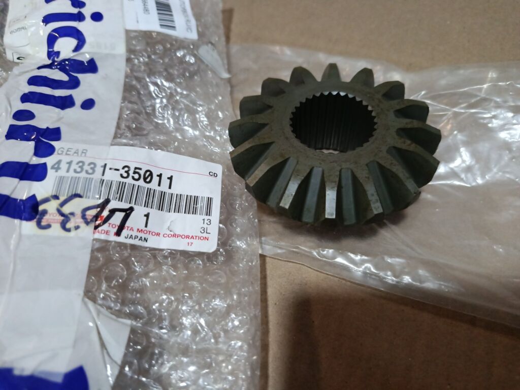 Редуктор TOYOTA 41331-35011 на Toyota Hiace Van LH50G 2L Фото 2