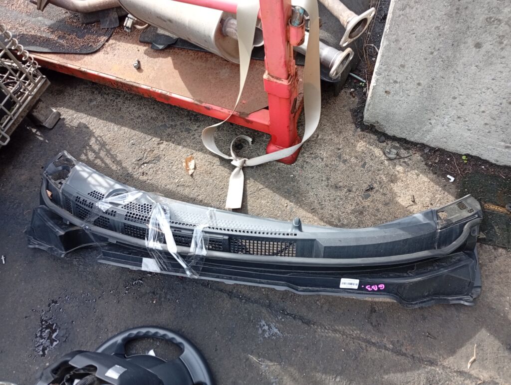 Решетка под лобовое стекло 74200-SYY-00-50 на Honda Freed GB3 Фото 2