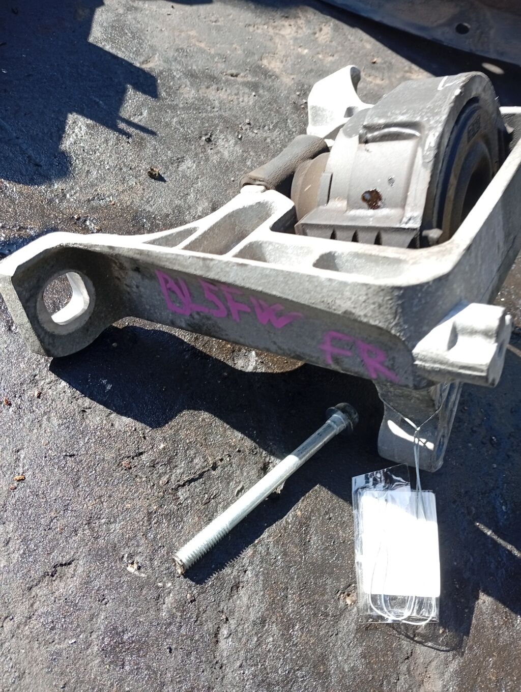 Подушка двигателя на Mazda Axela BL5FW ZY-VE Фото 2