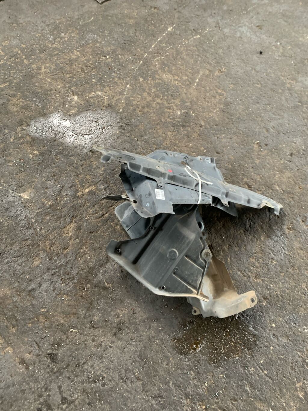 Защита двигателя на Nissan Presea R11 GA15DE 64839-0M000  64838-0M000  62662-40Y00, Переднее расположение