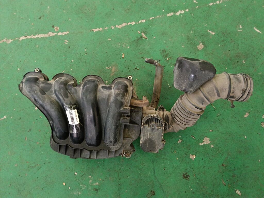 Коллектор впускной на Kia Rio QB G4FA 35100-2B150  39300-2B000  28138-4X000