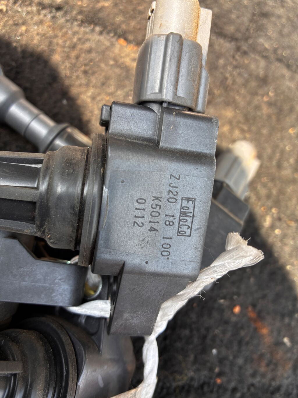Катушка зажигания ZJ20-18-100, IC-DL067, LC-016-6806, ZJ2018100A на Mazda Demio DE3FS ZJ-VE Фото 3 Катушка зажигания ZJ20-18-100, IC-DL067, LC-016-6806, ZJ2018100A на Mazda Demio DE3FS ZJ-VE Фото 3