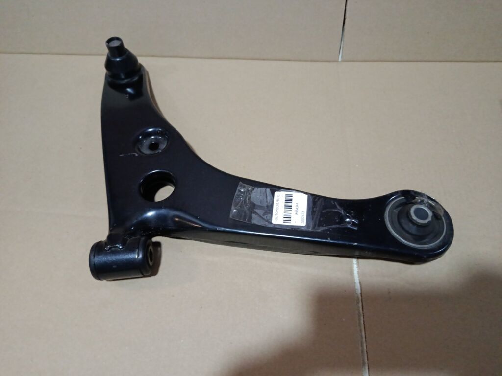 Рычаг MR403420, 32072, 4013A256, 4013A274, 4013A404, 4013A462, CQM-2, JTC7580, SH-39021, UQ-075-2292 на Mitsubishi Lancer Cedia Wagon CS5W 4G93 Фото 3