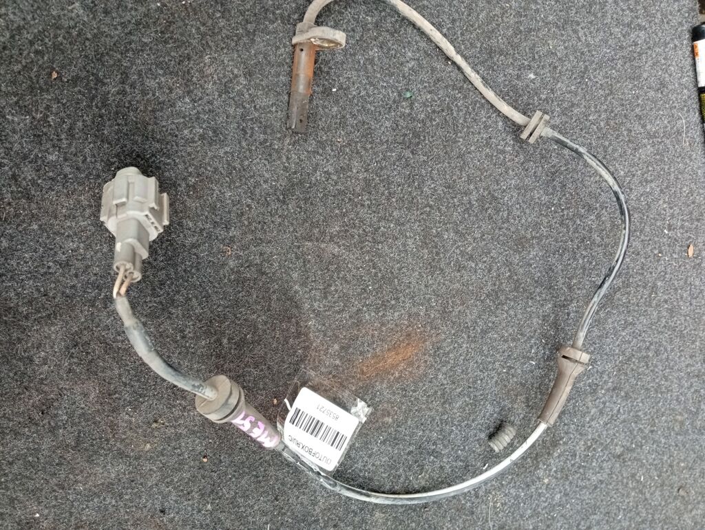 Датчик ABS на Nissan Elgrand ME51 VQ25DE, Переднее Правое расположение