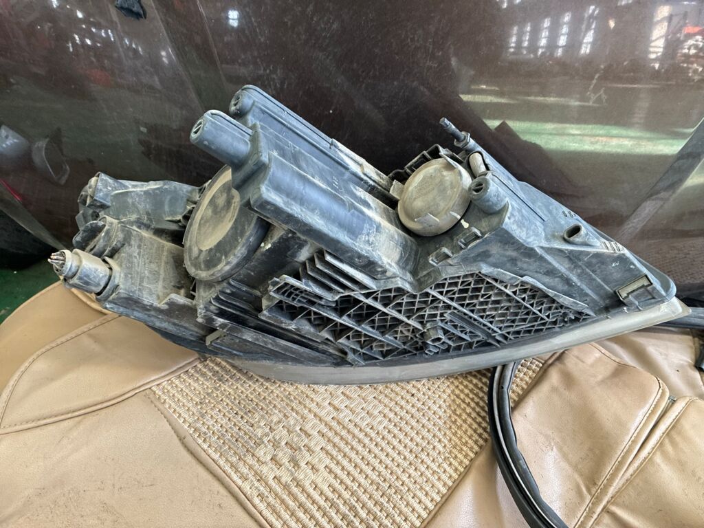 Фара на Skoda Octavia A5 1Z 100-20047 1ZD941015C, Левое расположение