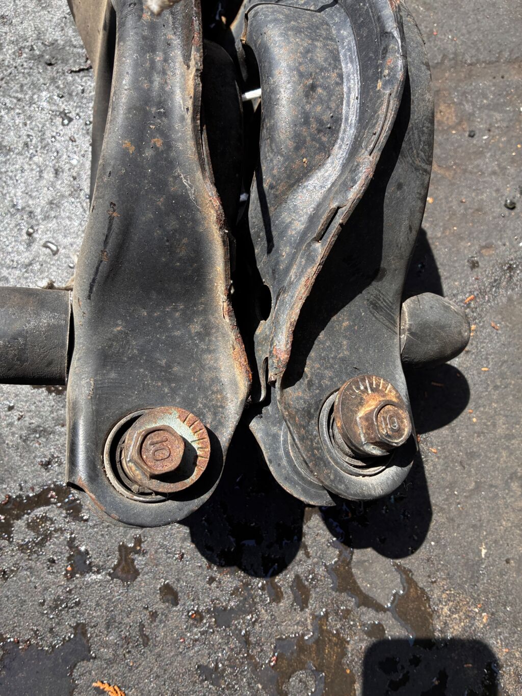 Рычаг 1064128, 1150353, 30666105, 31277584, 98AG-5K652-AK, BBP3-28-300A, BBP3-28-300B, BBP3-28-300C, BP4K-28-300C, BP4K-28-300D, BP4K-28-300E, UQ-075-7025 на Mazda Axela BK5P ZY-VE Фото 2 Рычаг 1064128, 1150353, 30666105, 31277584, 98AG-5K652-AK, BBP3-28-300A, BBP3-28-300B, BBP3-28-300C, BP4K-28-300C, BP4K-28-300D, BP4K-28-300E, UQ-075-7025 на Mazda Axela BK5P ZY-VE Фото 2