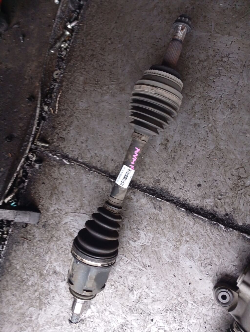 Привод на Toyota Isis ANM10G 1AZ-FSE 43420-20620, Переднее Левое расположение