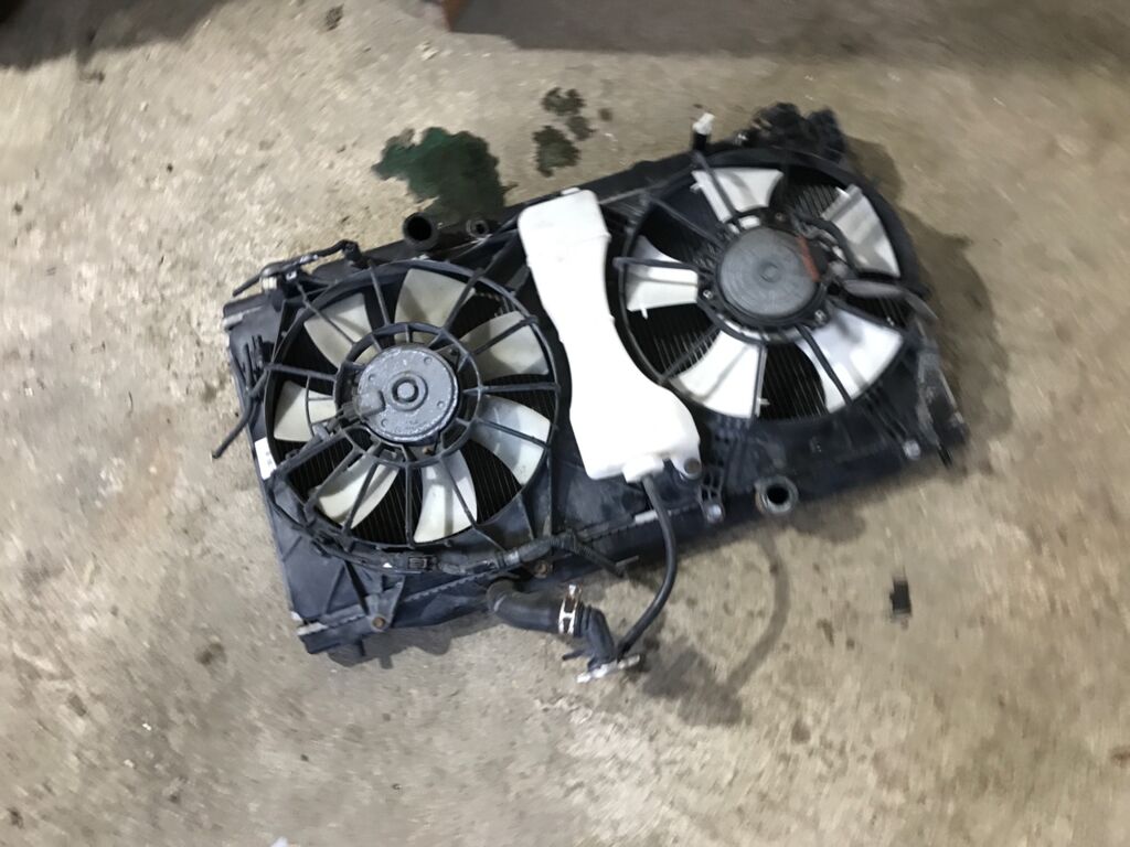 Радиатор ДВС на Honda Freed GP3 LEA Фото 2
