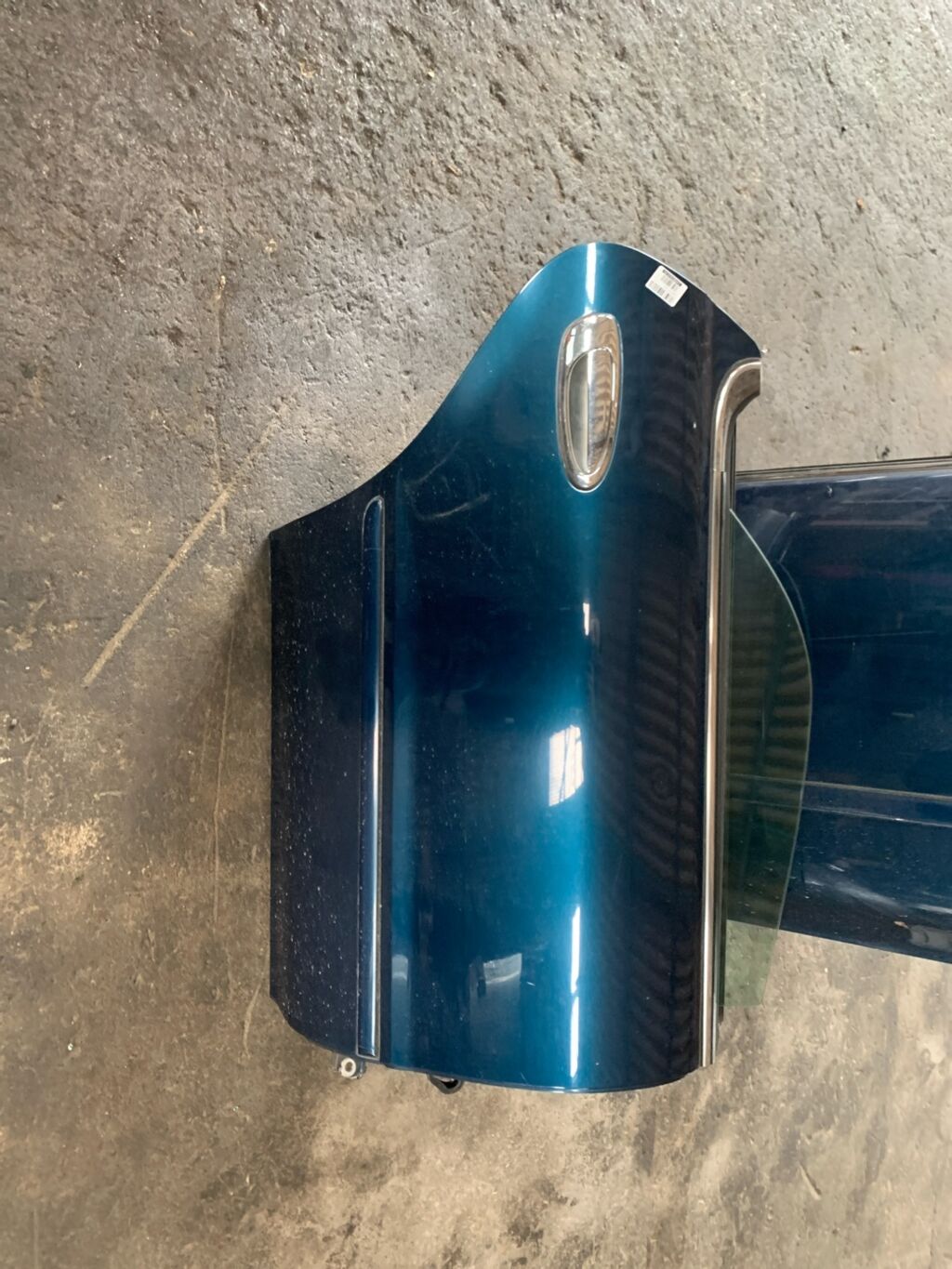 Дверь боковая на Nissan Presea R11, Заднее Правое расположение