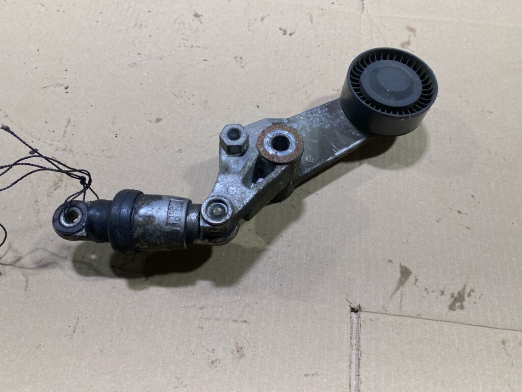Ролик натяжной на Toyota Vista ZZV50 1ZZ-FE