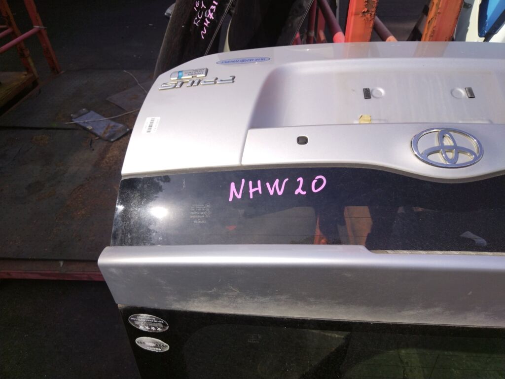 Дверь задняя на Toyota Prius NHW20 Фото 2