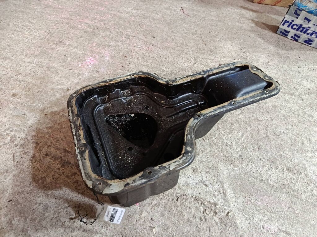 Поддон 12101-0D010, 12101-22022, 12101-22023, 12101-22024 на Toyota Vista ZZV50 1ZZ-FE Фото 2