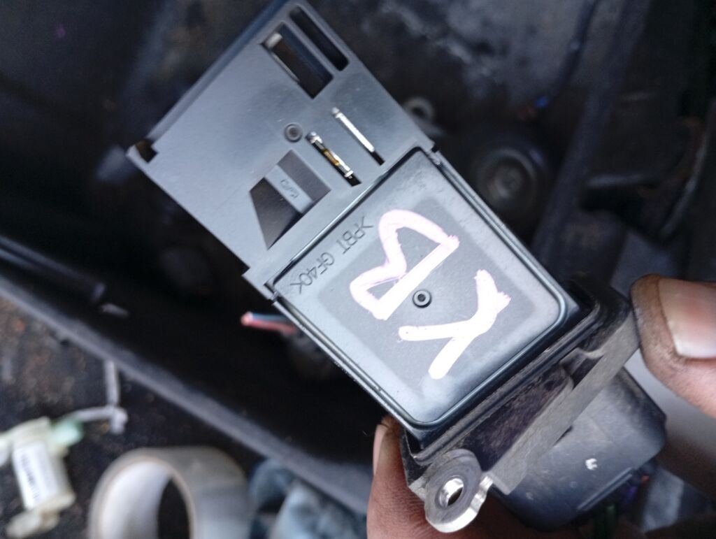 Датчик расхода воздуха 22680-7S000 на Nissan March K13 HR12DE Фото 2