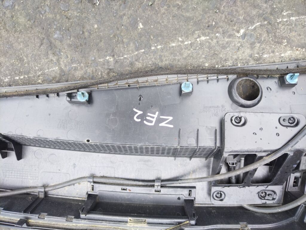 Решетка под лобовое стекло 74200-TM8A-0002-50 на Honda Insight ZE2 Фото 2