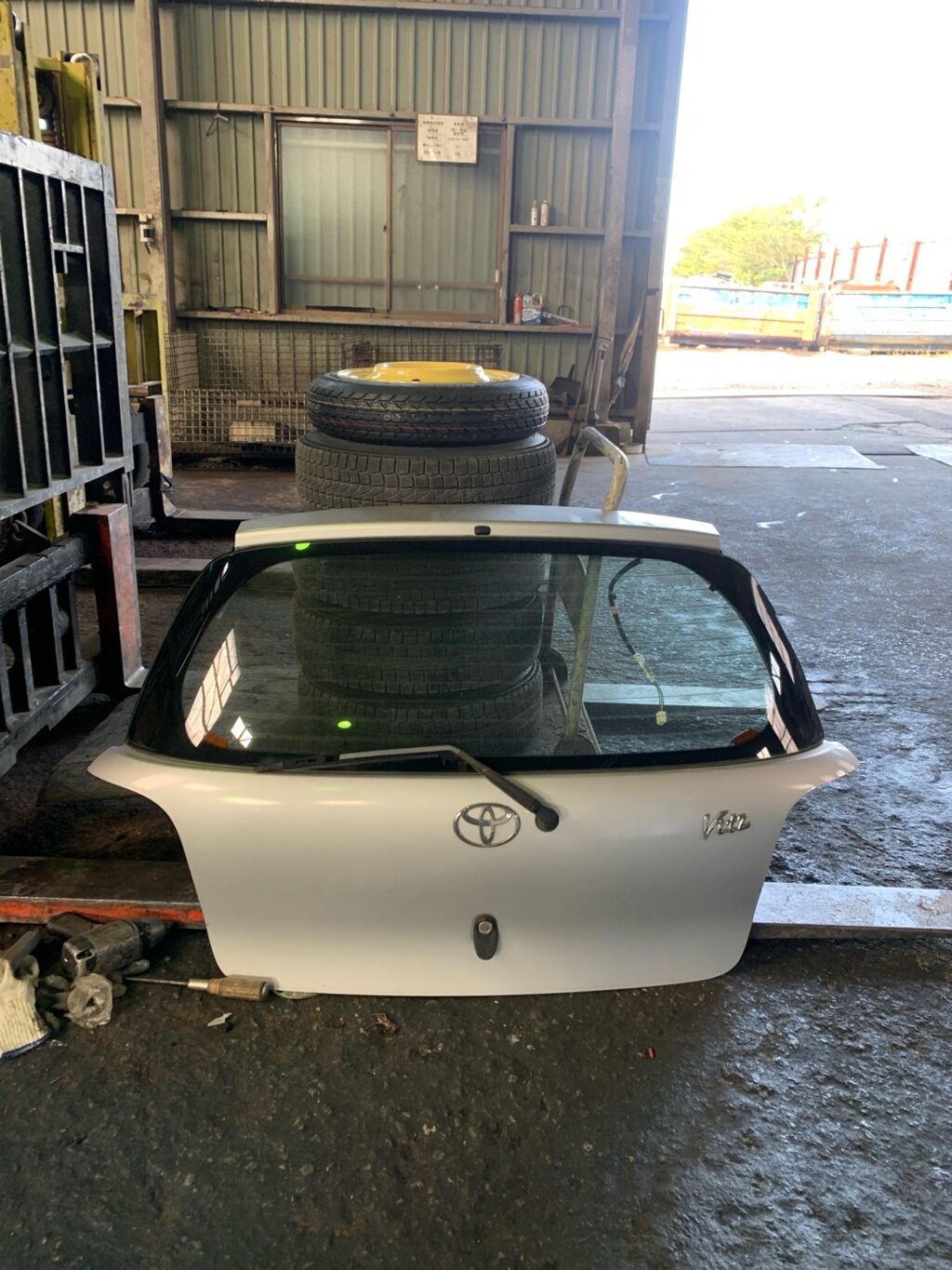 Дверь задняя на Toyota Vitz SCP10
