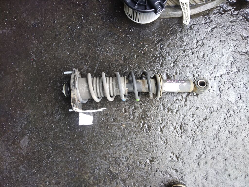 Стойка амортизатора 30-L15-A, 314 857, 341375, 48530-68010, 48530-68040, 48530-68050, 48530-68051, 48530-69215, 48530-69255, 48530-69265, 48530-69295, 48530-69315, 48530-69475, 485300M010, 4853068060, CR-049R-ZNE10, CR8853, SJ-049R-ZNE10, ST-049-4051, ST-049R-ZNE10 на Toyota Wish ZNE10G 1ZZ-FE Фото 2