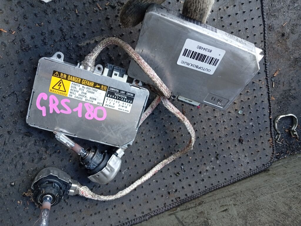 Блок розжига ксенона на Toyota Crown GRS180 85967-50020