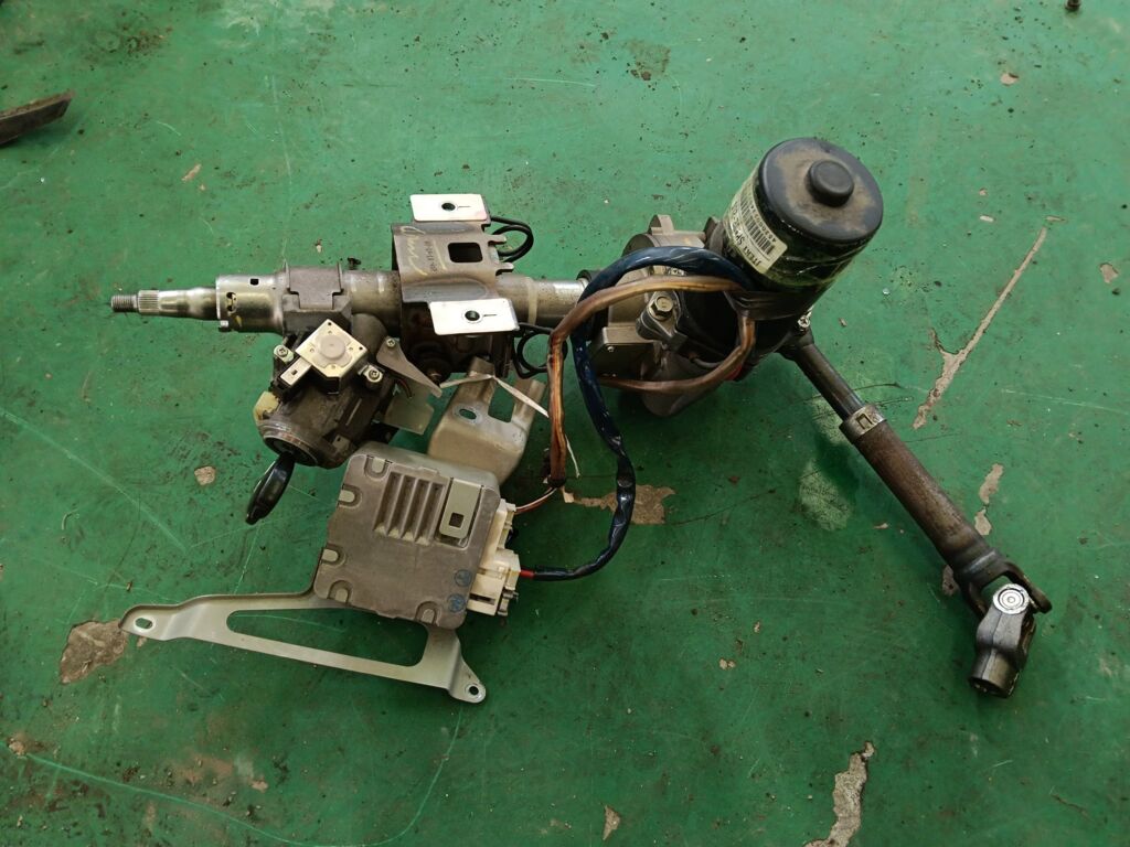 Рулевая колонка на Toyota Corolla ZRE151L