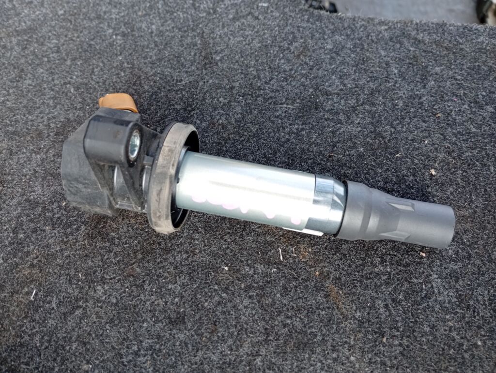 Катушка зажигания на Daihatsu Move LA100S KF-VE 19500-B2050