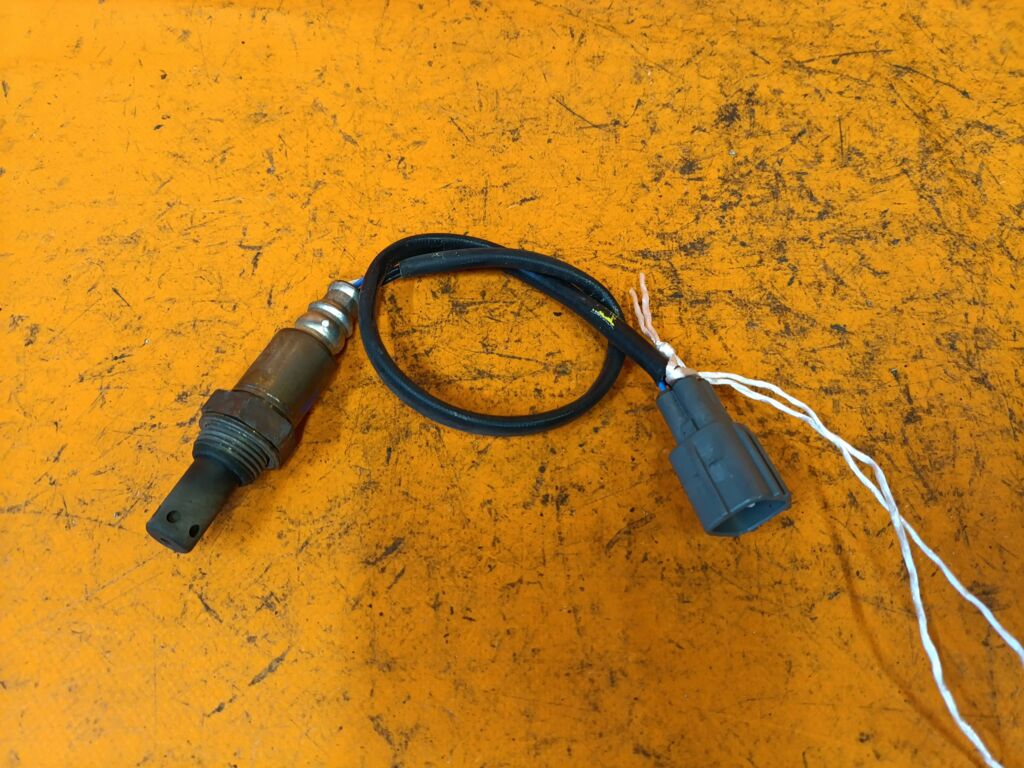 Лямбда-зонд на Toyota Isis ANM10G 1AZ-FSE 89467-28020