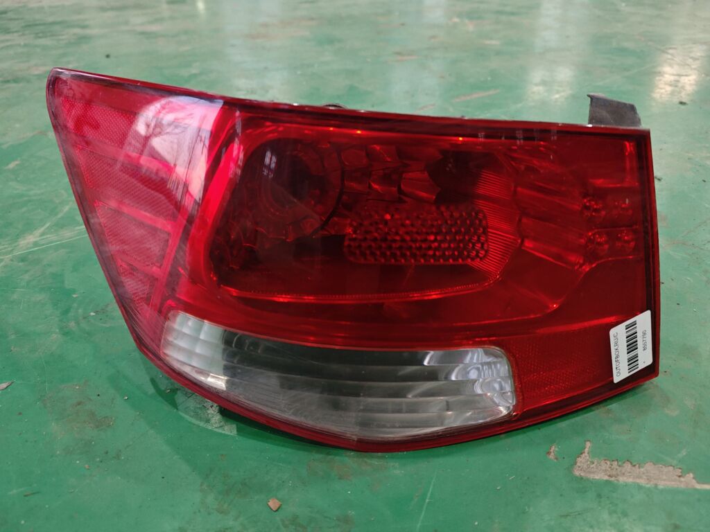 Стоп на Kia Cerato TD 92401-1X000, Левое расположение