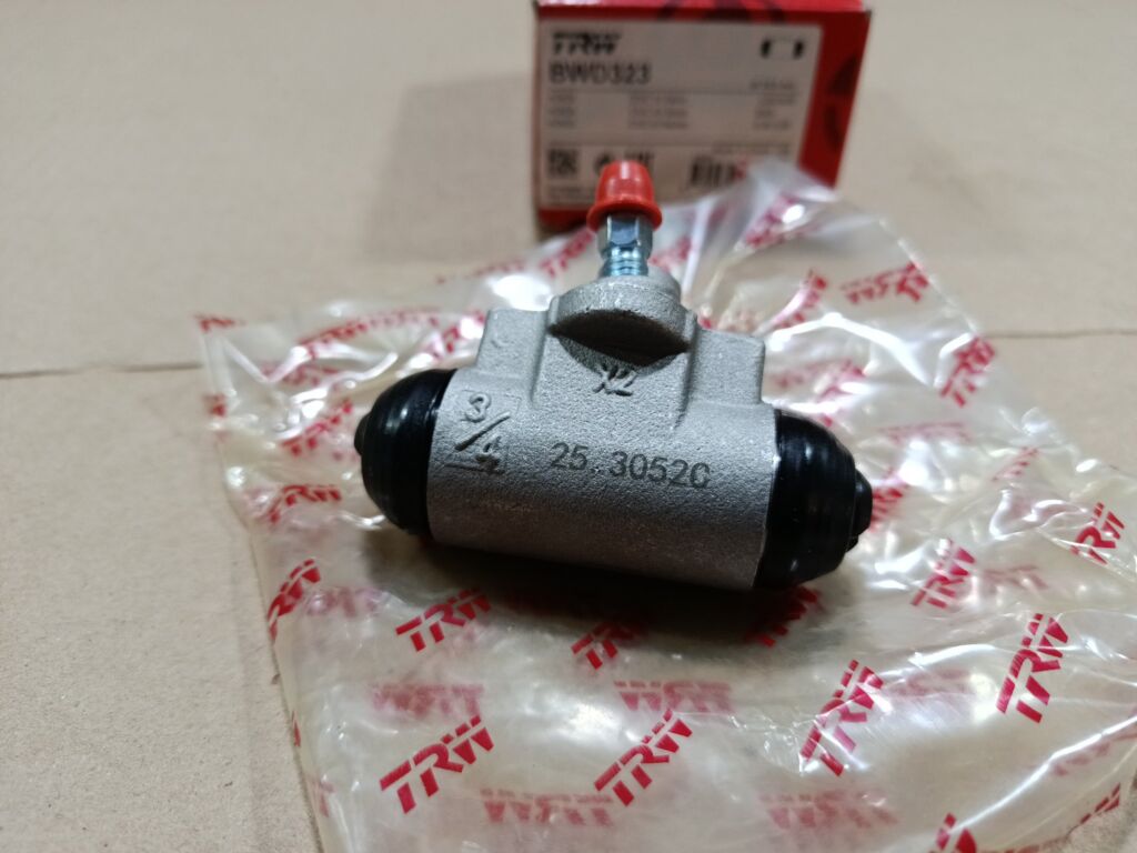 Тормозной цилиндр BWD323 TRW BWD323,43301S5A003 на Honda Civic Ferio ES1 D15B Фото 4