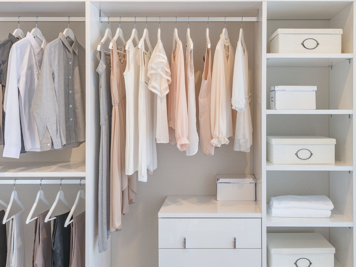 Организация места в шкафу для одежды